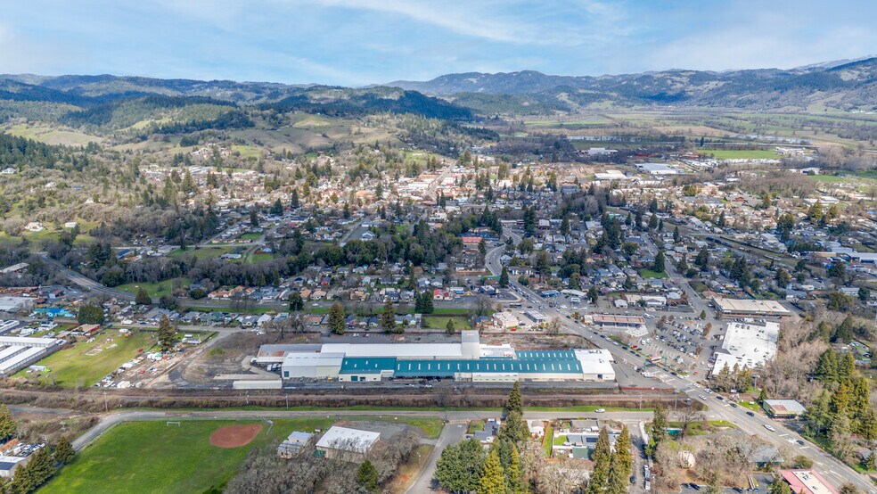 More Photos Of 934 S Main St, Willits Manufacturing For Lease