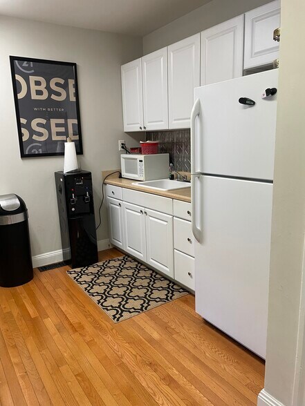 More Photos Of 2409 Pennington Rd, Pennington Office For Lease