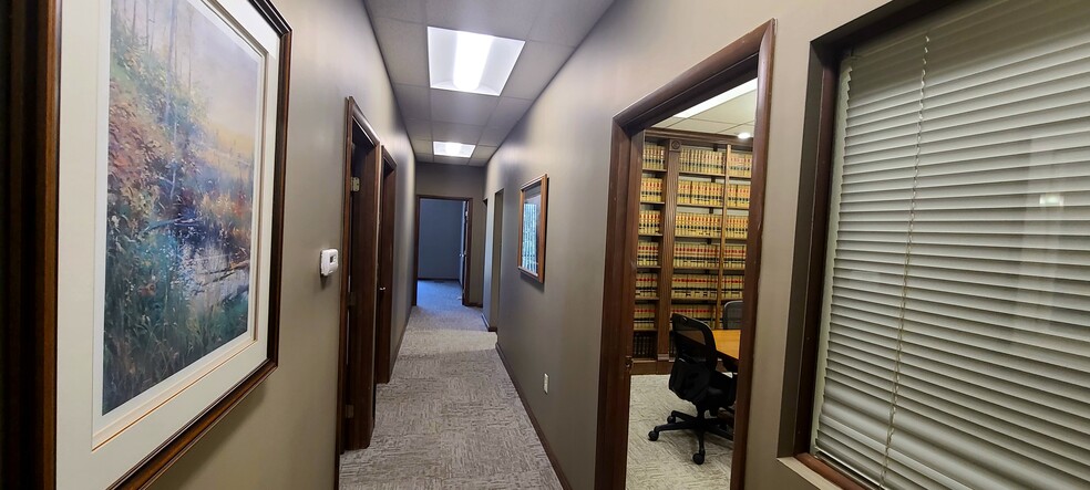 More Photos Of 320 N 5th St, Saint Charles Office For Lease