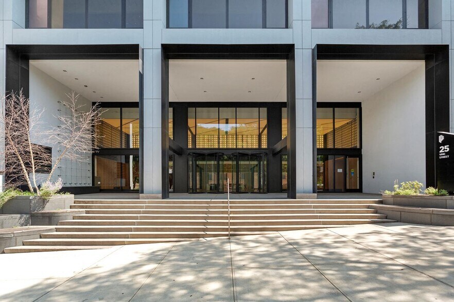 More Photos Of 25 Columbia Hts, Brooklyn Office For Lease