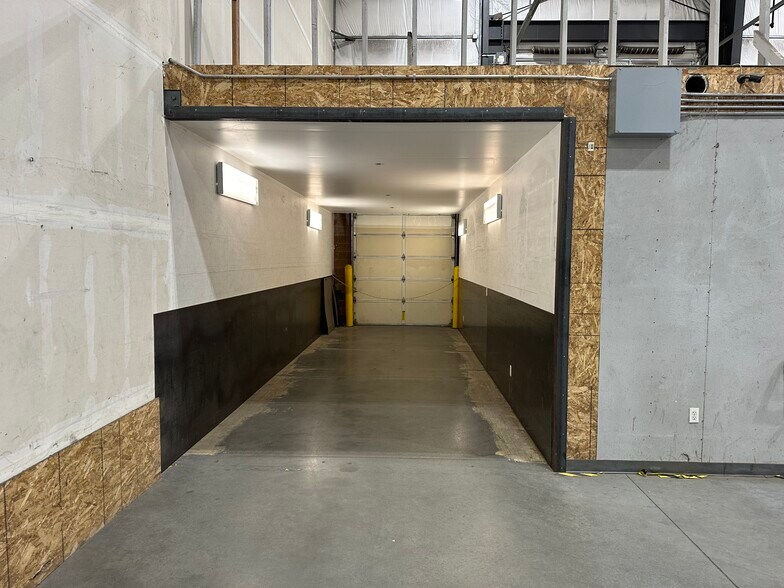 More Photos Of 1430 E Hillsboro St, Pasco Warehouse For Lease