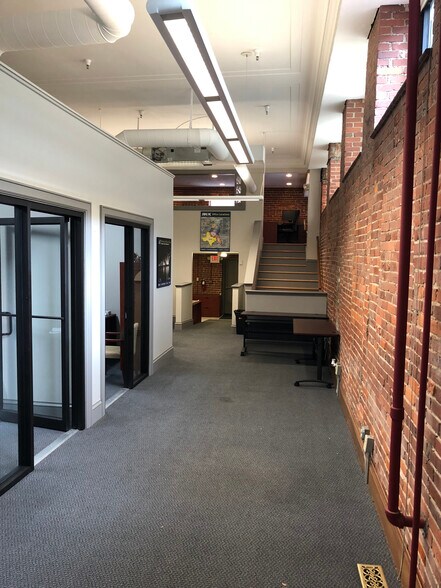 More Photos Of 814-818 Quarrier St, Charleston Office For Lease