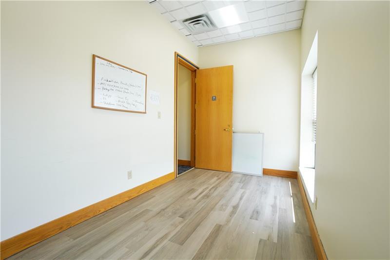 More Photos Of 10431 Perry Hwy, Wexford Office For Sale