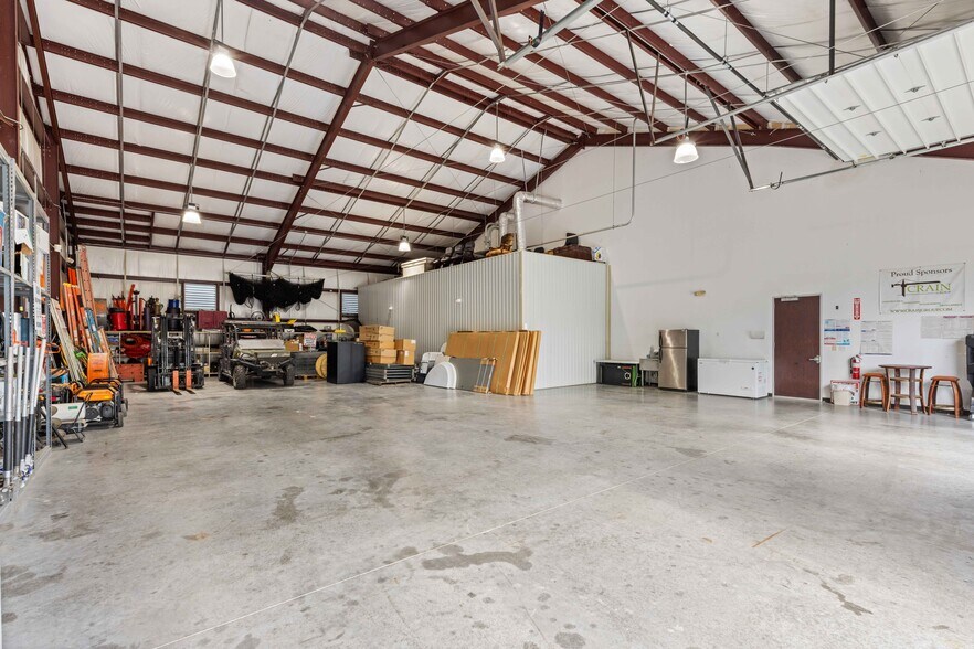 More Photos Of 3801 Knapp Rd, Pearland Loft Creative Space For Sale