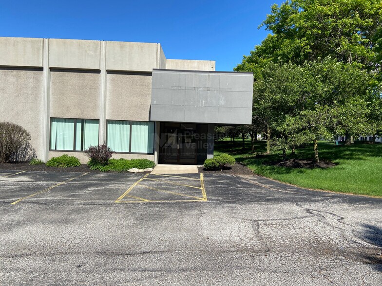 More Photos Of 2241 Pinnacle Pky, Twinsburg Flex For Sale