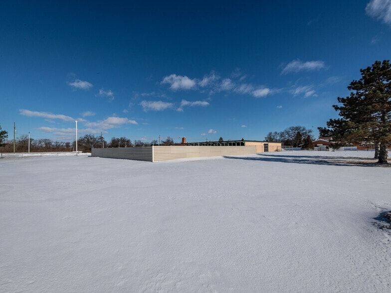 More Photos Of 2400 N Dixie Hwy, Monroe Serviced Offices For Sale