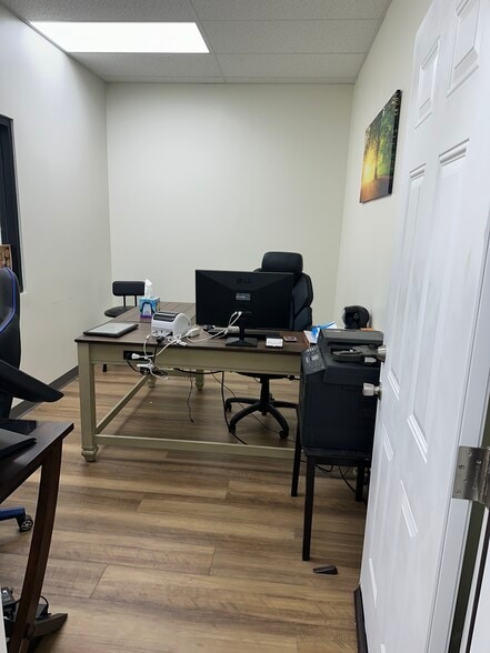 More Photos Of 3575 Trotter Dr, Alpharetta Warehouse For Lease