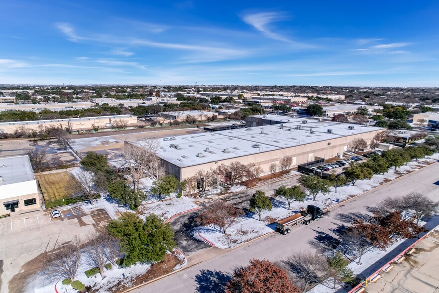 More Photos Of 10420 Metric Blvd, Austin Warehouse For Lease
