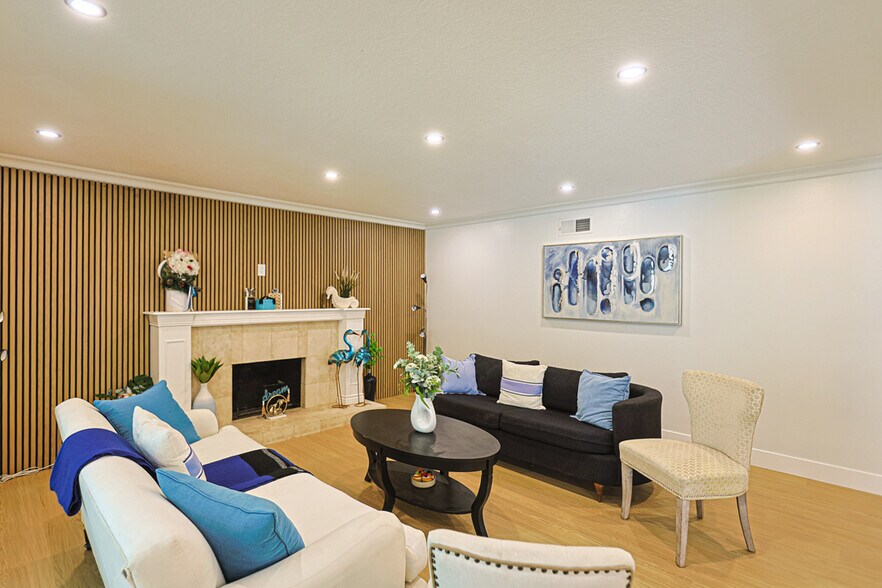 More Photos Of 17819 Bay St, Fountain Valley Specialty For Sale
