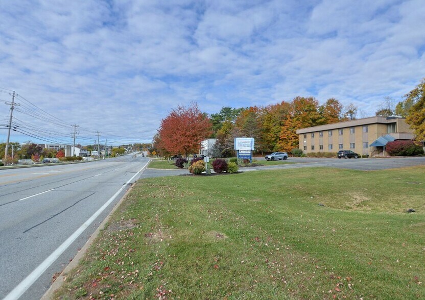 More Photos Of 633 Rt-211, Middletown Office For Sale