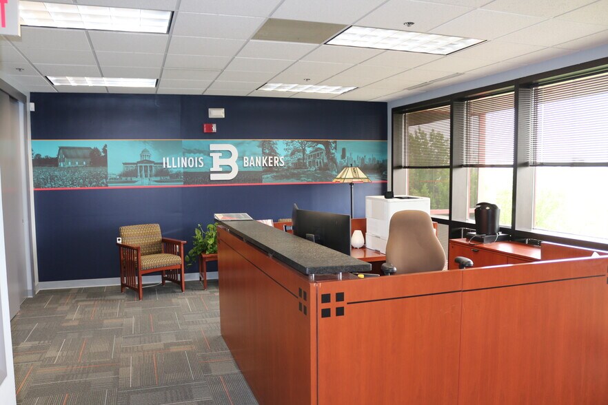 More Photos Of 3201 W White Oaks Dr, Springfield Office For Sale