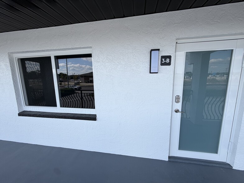 More Photos Of 2700 Evans Ave, Fort Myers Light Manufacturing For Lease