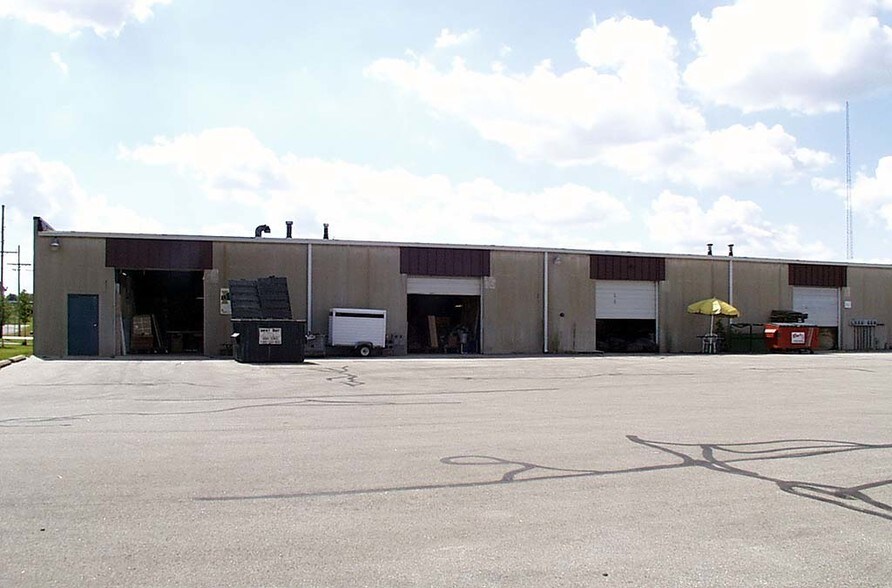 More Photos Of 904-998 3rd Ave SW, Carmel Light Distribution For Lease