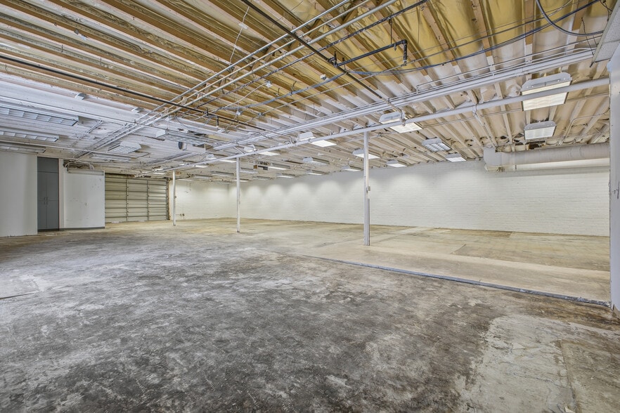 More Photos Of 700-710 W Wilson Ave, Glendale Warehouse For Sale