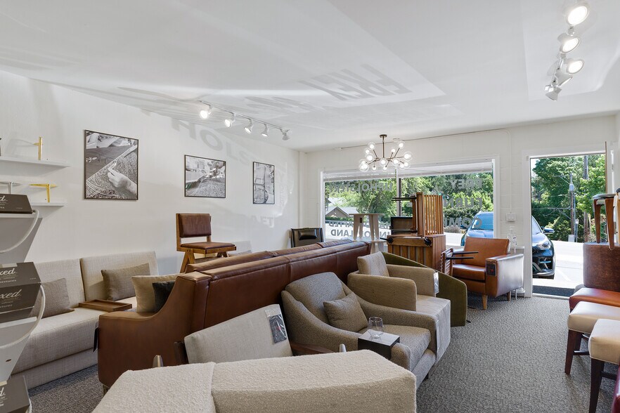 More Photos Of 7409 SW Capitol Hwy, Portland Freestanding For Sale