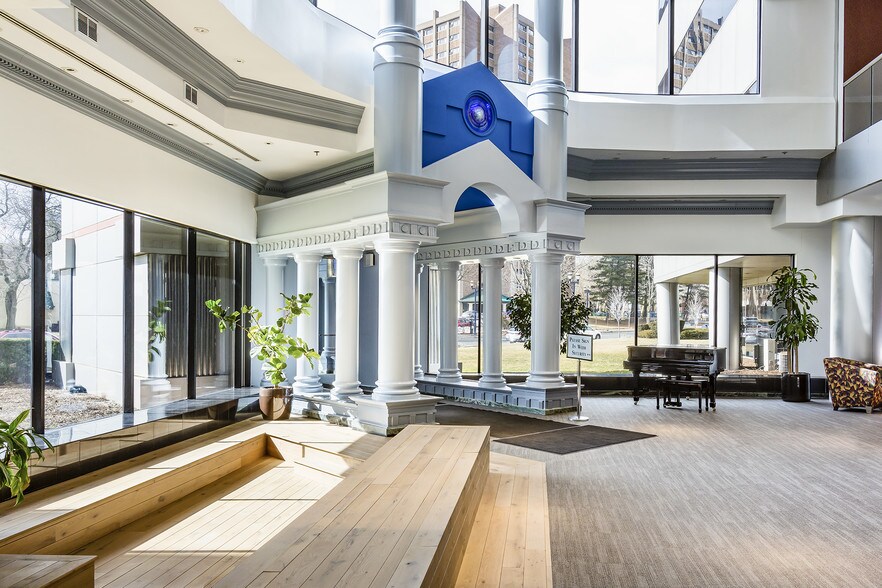 More Photos Of 10 Columbus Blvd, Hartford Office For Lease