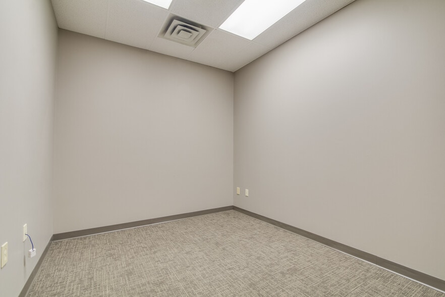 More Photos Of 227-229 S Washington Sq, Lansing Storefront Retail Office For Sale