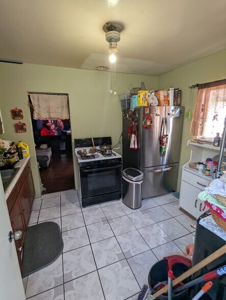 More Photos Of 9512 Croesus Ave, Los Angeles Apartments For Sale