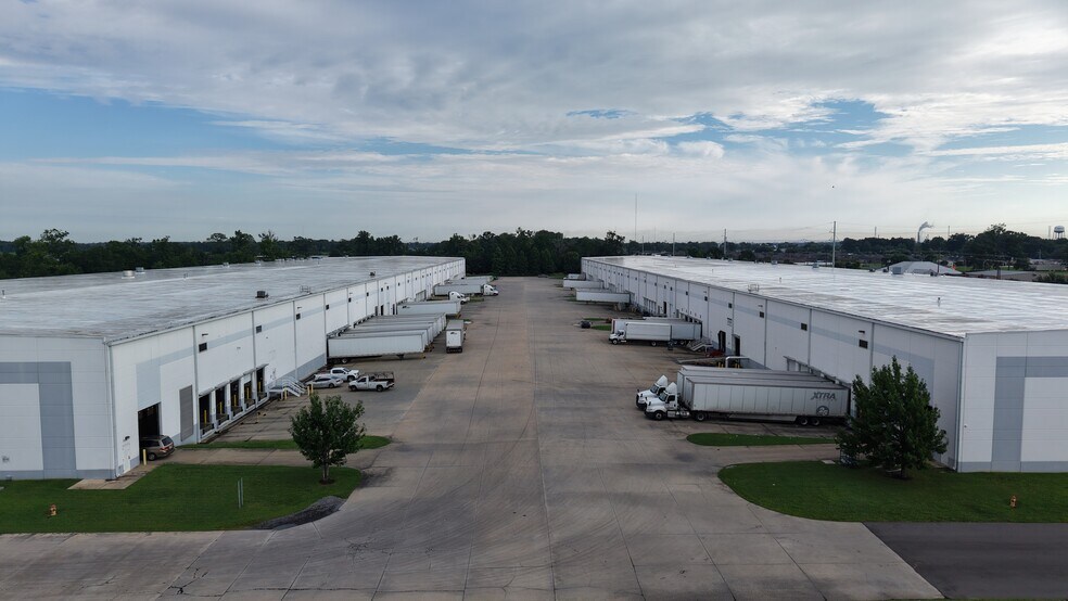More Photos Of 1870 Grand Terre Ln, Port Allen Distribution For Lease