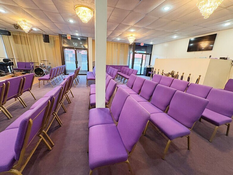 More Photos Of 97 Yost Pl, Capitol Heights Fast Food For Sale