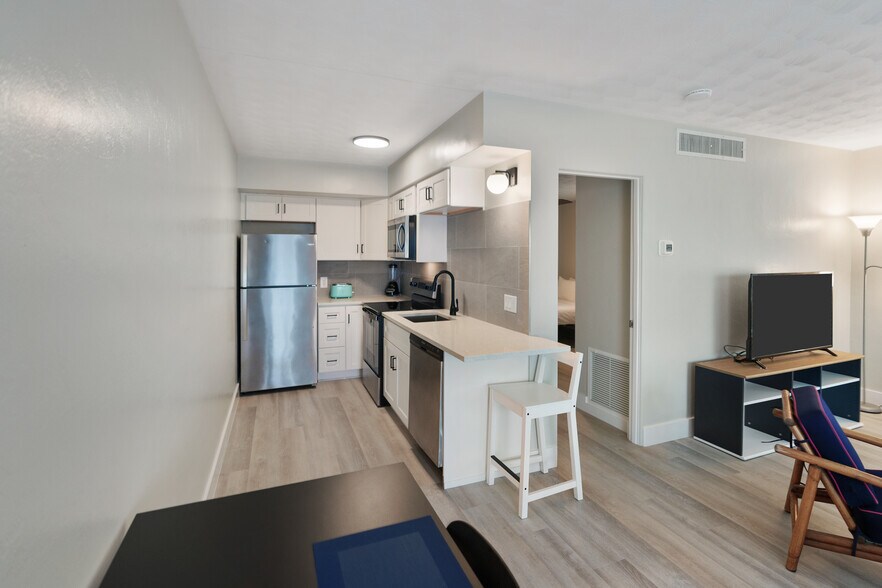 More Photos Of 974 Tennessee Ln, Sarasota Apartments For Sale