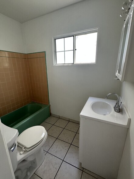 More Photos Of 1403 N Vista St, Los Angeles Apartments For Sale