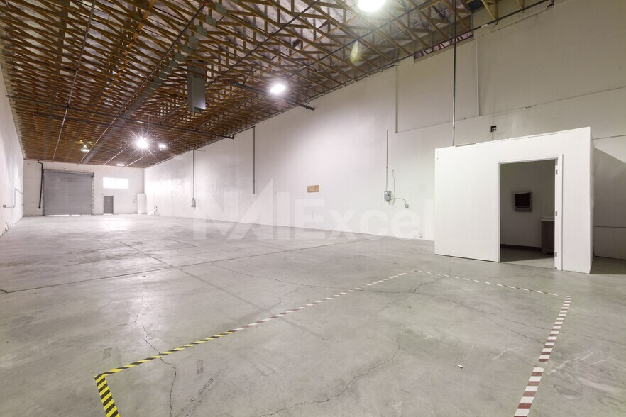 More Photos Of 4505 W Hacienda Ave, Las Vegas Light Distribution For Lease