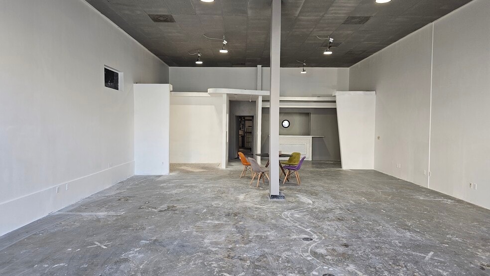 More Photos Of 2331-2335 Westwood Blvd, Los Angeles Storefront Retail Office For Lease