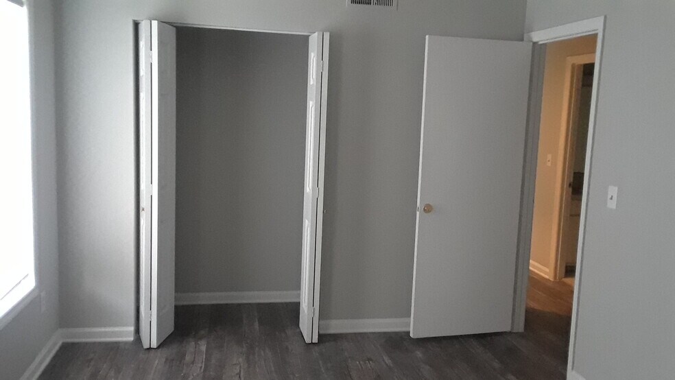 More Photos Of 323 S King Ave, Pine Mountain Apartments For Sale