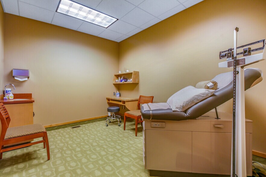 More Photos Of 659 W Hamilton Ave, Eau Claire Medical For Sale