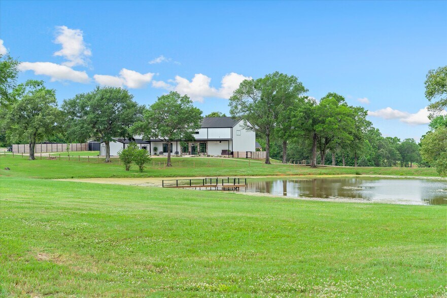 More Photos Of 1972 FM 857, Grand Saline Trailer Camper Park For Sale
