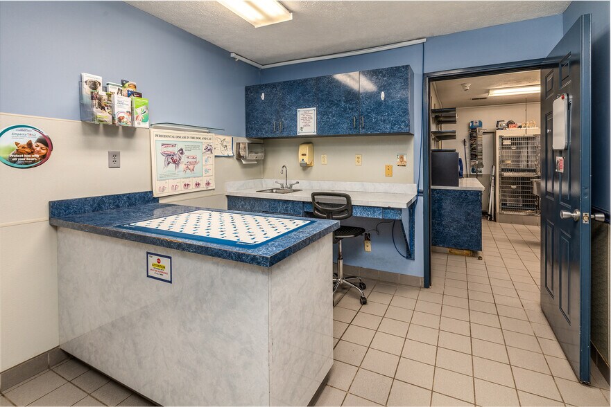 More Photos Of 602 S Court St, Marion Office For Sale