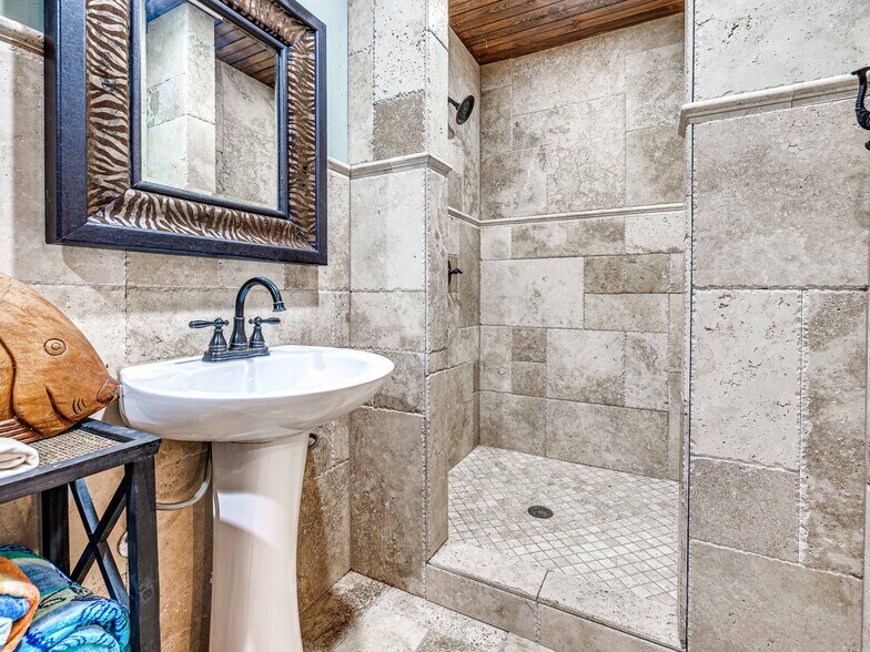 More Photos Of 18509 Brangus Rd, Shawnee Specialty For Sale