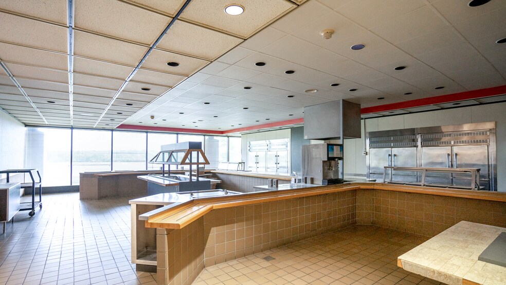 More Photos Of 8001 W Jefferson Blvd, Fort Wayne Office For Lease