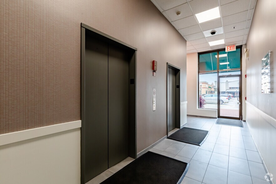 More Photos Of 3-31 S Evergreen Ave, Arlington Heights Coworking Space