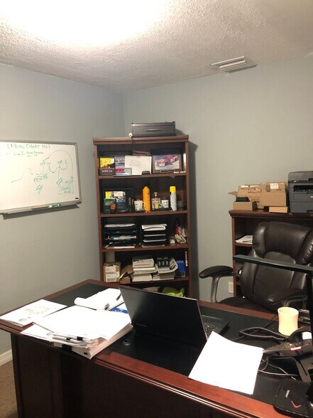 More Photos Of 11215 St Johns Industrial Pky, Jacksonville Warehouse For Lease