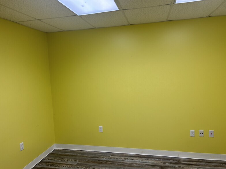 More Photos Of 200 Mission Rd, Palatka Medical For Sale