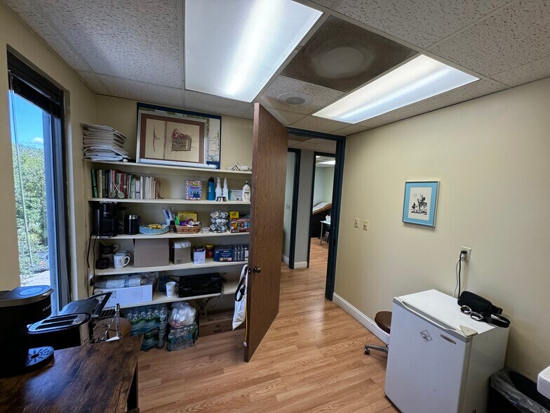 More Photos Of 6101 Webb Rd, Tampa Medical For Sale