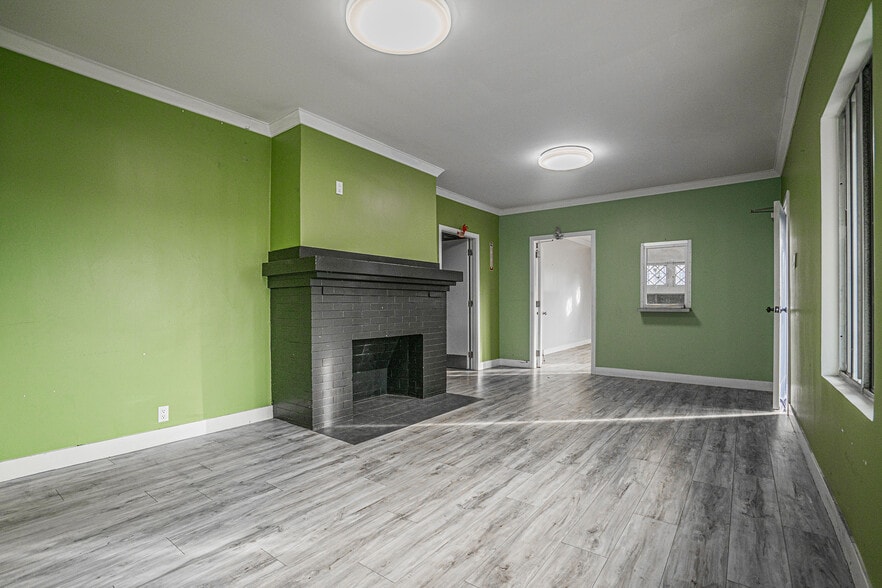 More Photos Of 1664 S Western Ave, Los Angeles Auto Dealership For Sale