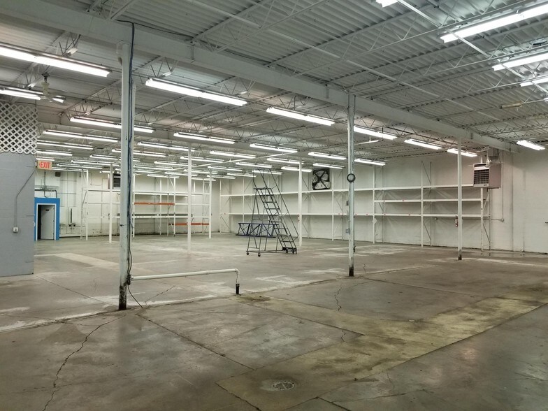 More Photos Of 1401 Ohio St, Des Moines Service For Sale