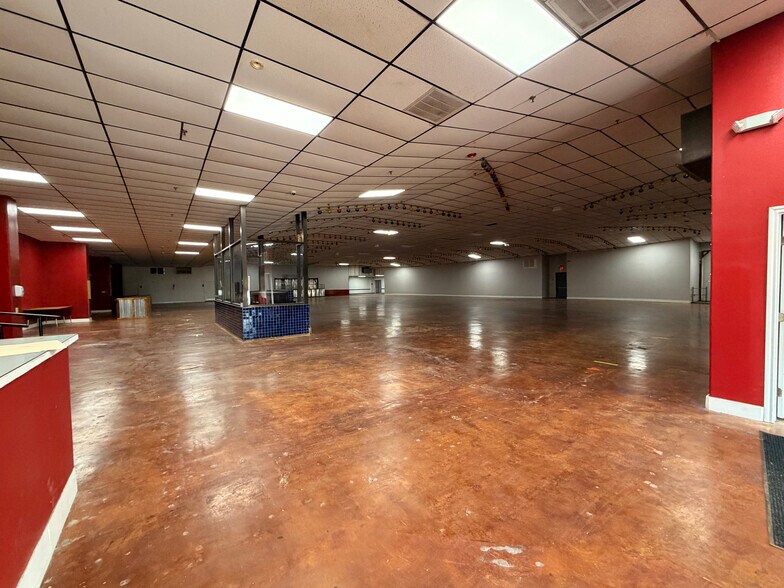 More Photos Of 1001 N Jackson Rd, McAllen Freestanding For Lease