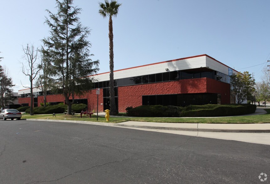 Primary Photo Of 5560 Tech Cir, Moorpark Warehouse For Lease