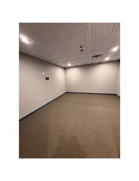 More Photos Of 131 New London Tpke, Glastonbury Medical For Lease