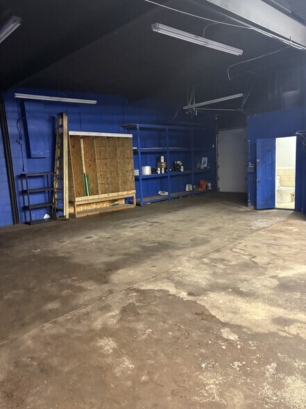 More Photos Of 5832-40 S Packard Ave, Cudahy Restaurant For Sale
