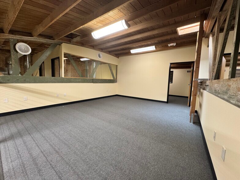 More Photos Of 3608 San Fernando Rd, Glendale Loft Creative Space For Lease
