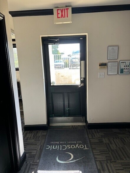 More Photos Of 2204 Crestmoor Rd, Nashville Medical For Lease