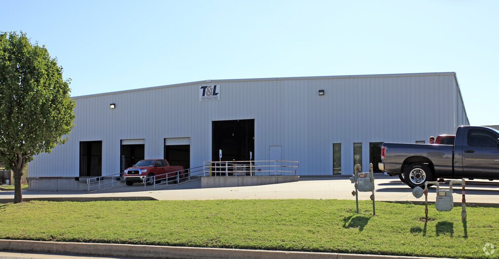 More Photos Of 3420 S Purdue St, Oklahoma City Warehouse For Lease