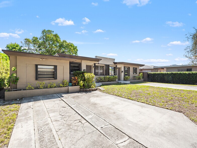 More Photos Of 1311-1315 N 19th Ave, Hollywood Multifamily For Sale