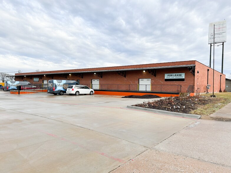 Primary Photo Of 224 N Stewart Ave, Springfield Warehouse For Lease