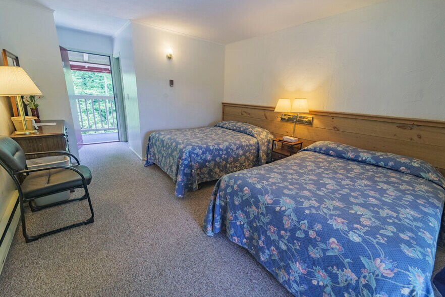 More Photos Of 6 Abroad Rd, West Dover Hotel For Sale